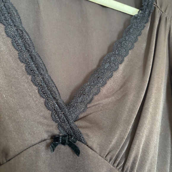 Wayf Longsleeve Brown Satin & Lace Blouse - Picture 3 of 6